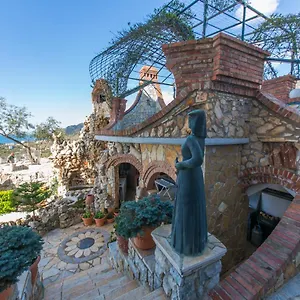 https://hotel-artisti.albaniahotels.org